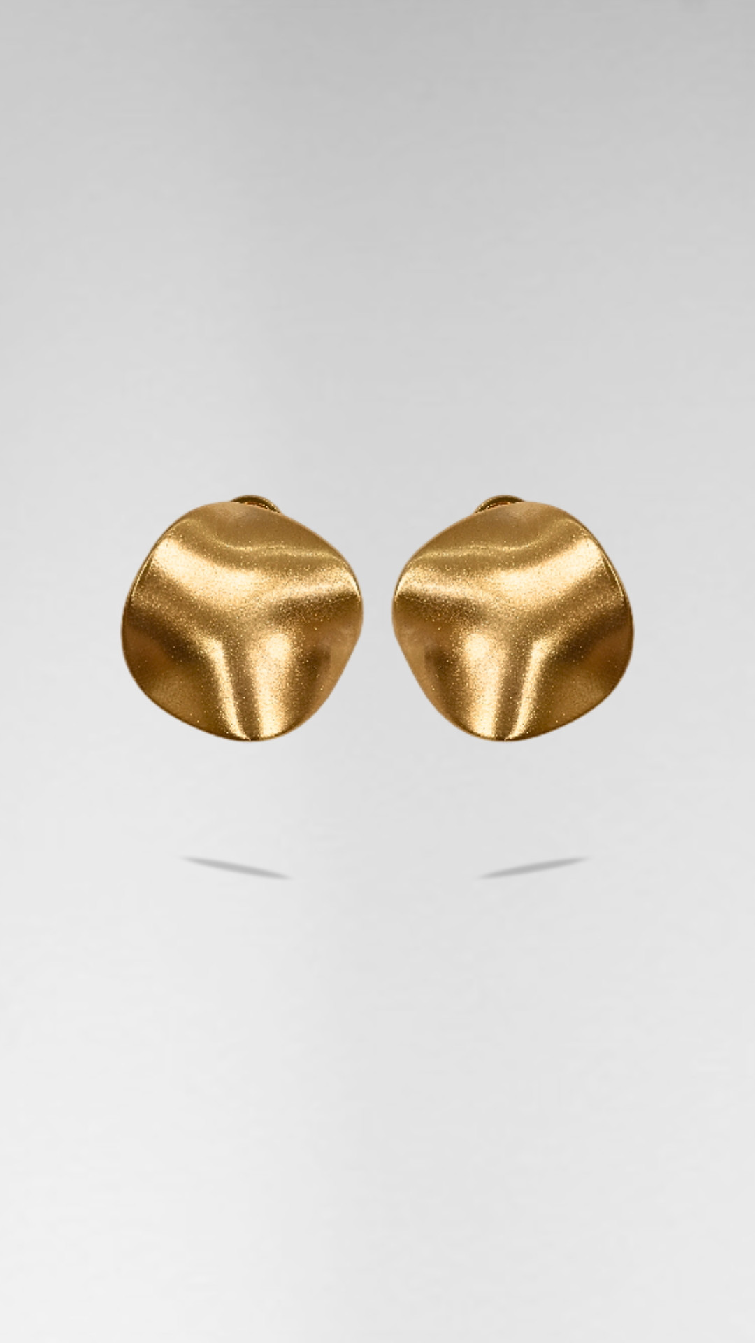 GOLDEN TOTEM META EARRINGS