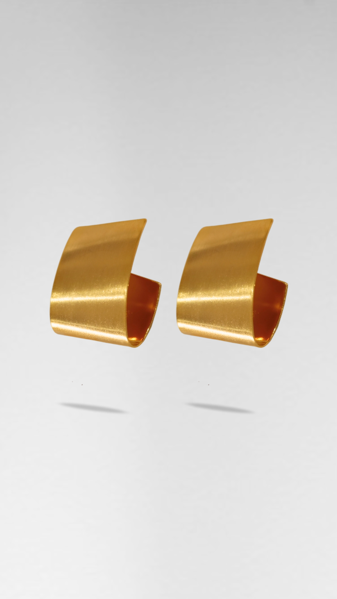 TUCK EARRINGS